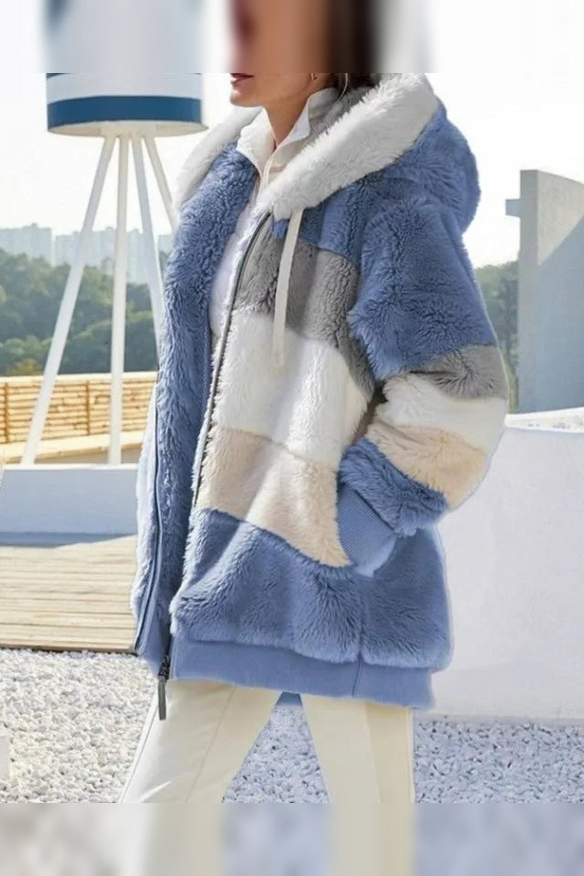 Jacket Women - Oversized Hooded Jacket with Plush Lining