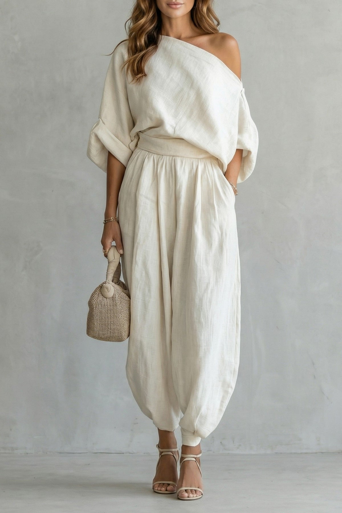 Set Women - Off Shoulder Two-Piece Outfit with Tapered Trousers