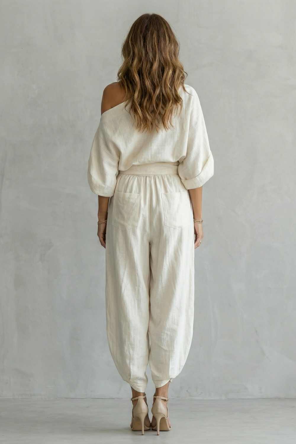 Set Women - Off Shoulder Two-Piece Outfit with Tapered Trousers
