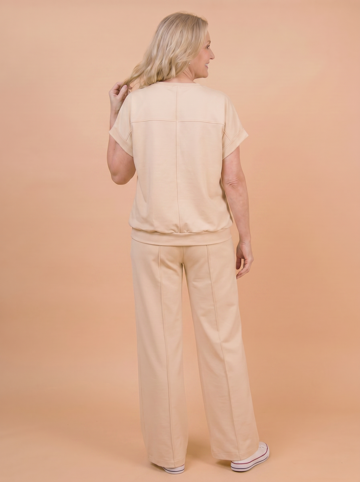Set Women - Two-Piece Plus Size Loungewear Outfit with Wide-Leg Palazzo Trousers