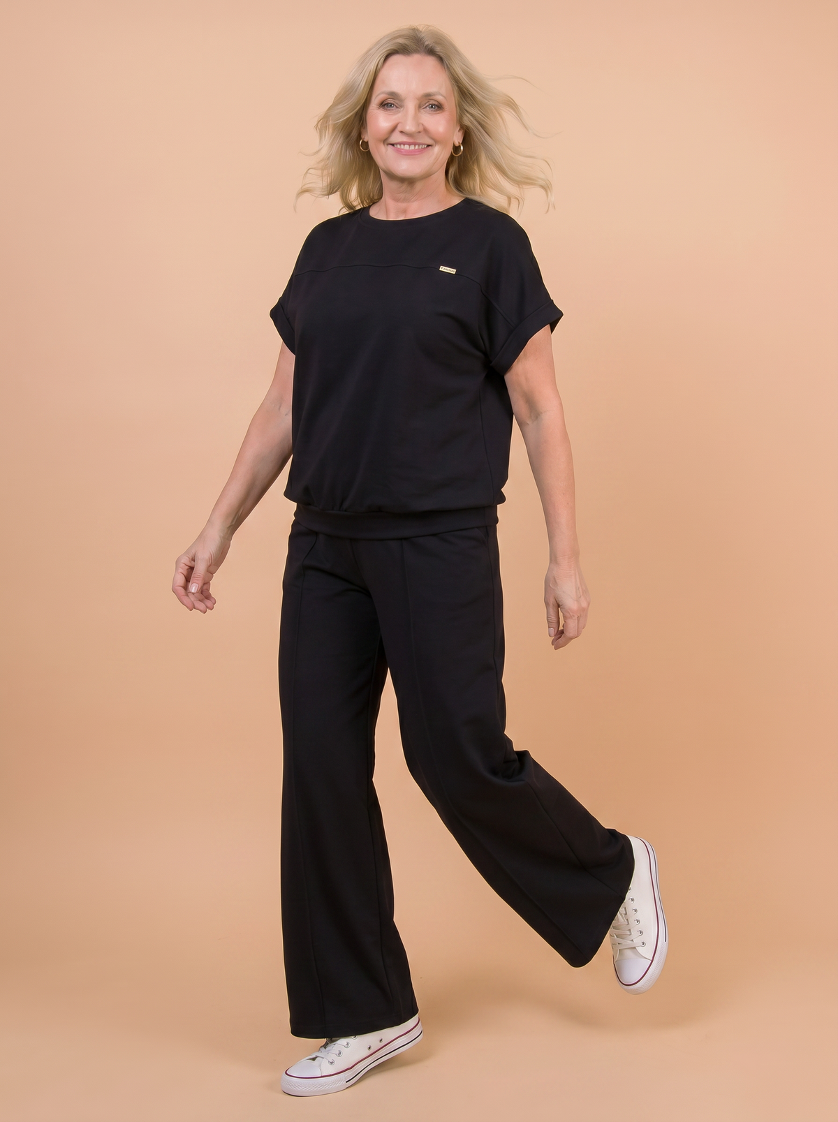 Set Women - Two-Piece Plus Size Loungewear Outfit with Wide-Leg Palazzo Trousers