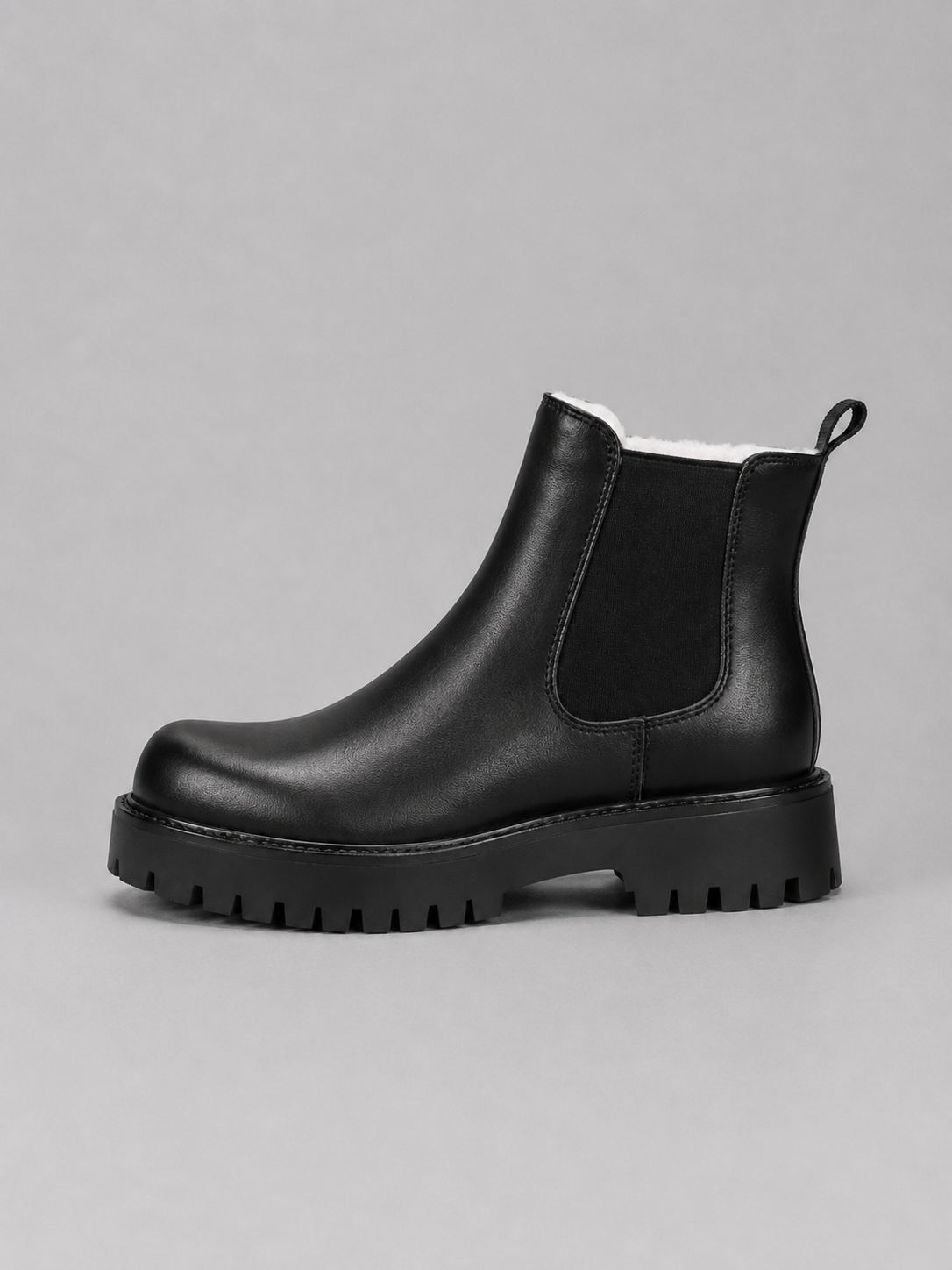 Boots Men - Chelsea Boots with Chunky Sole