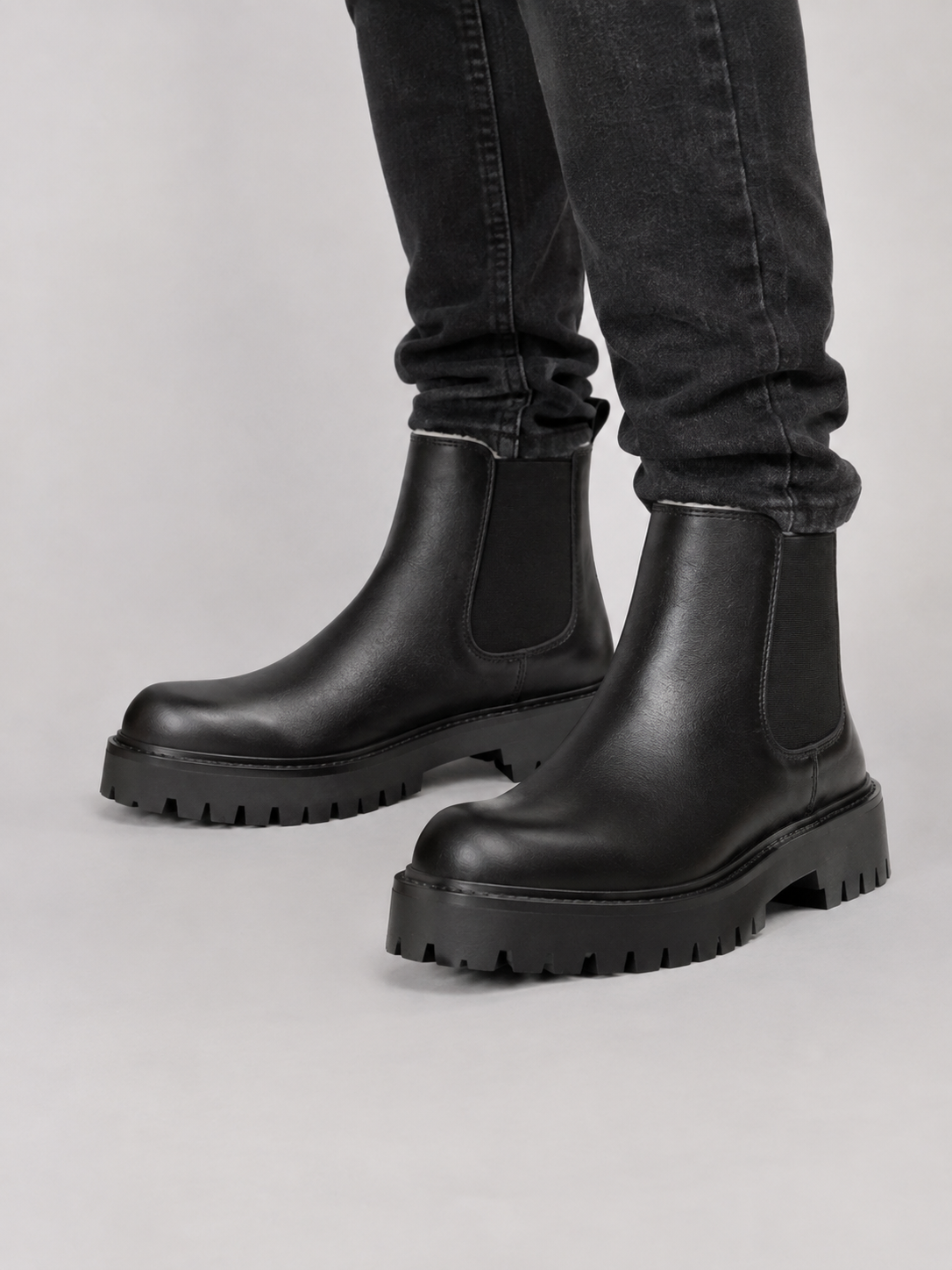Boots Men - Chelsea Boots with Chunky Sole