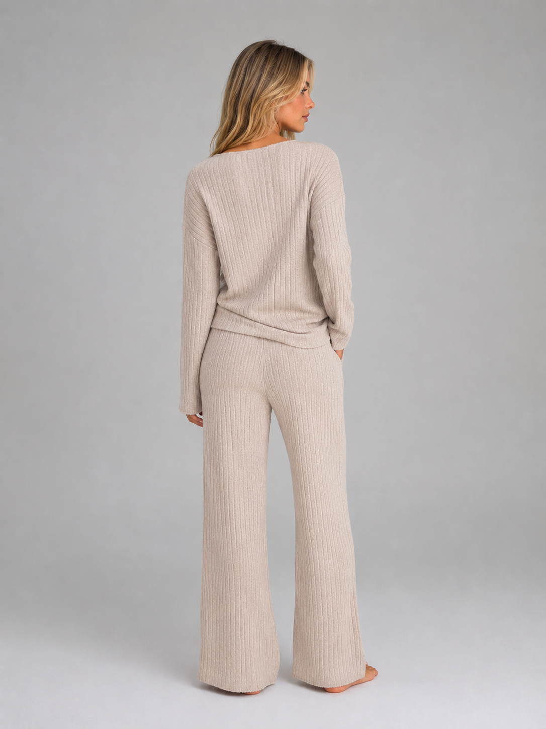 Jumper Women - Ribbed Knit Jumper with V-Neckline