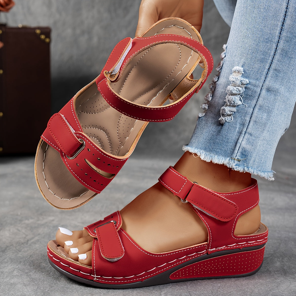 Sandals Women - Lightweight Summer Sandals with Cushioned Footbed
