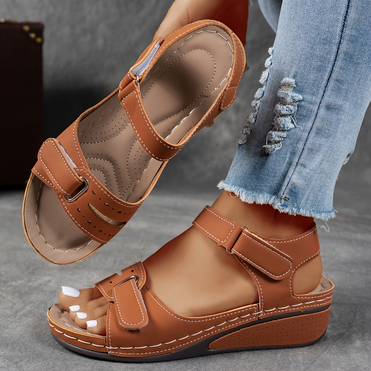 Sandals Women - Lightweight Summer Sandals with Cushioned Footbed