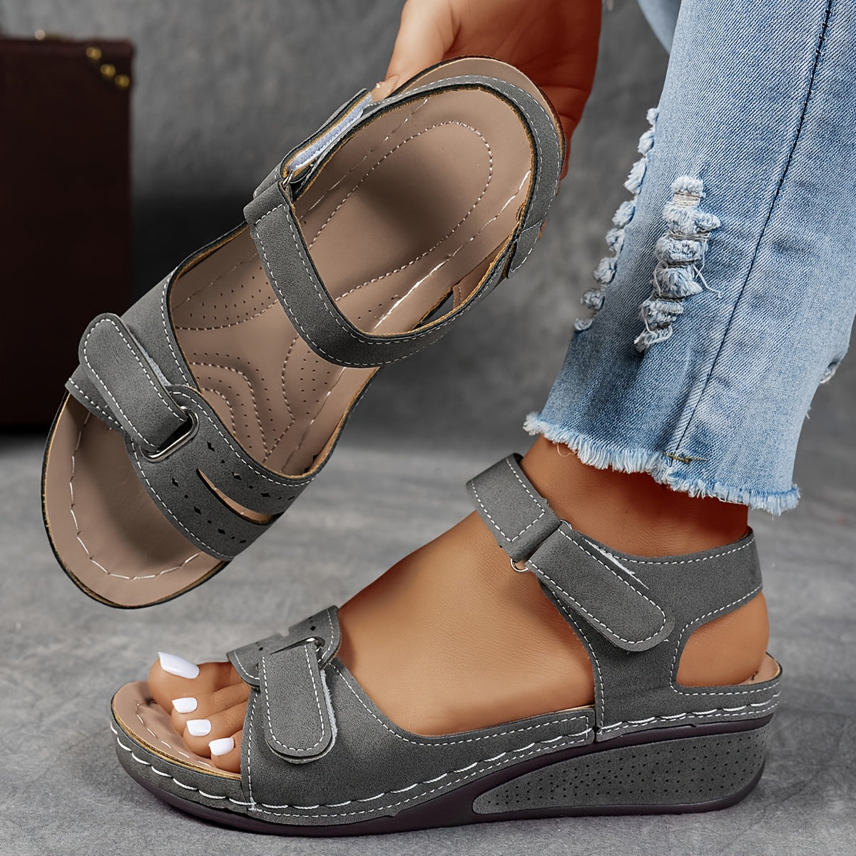 Sandals Women - Lightweight Summer Sandals with Cushioned Footbed